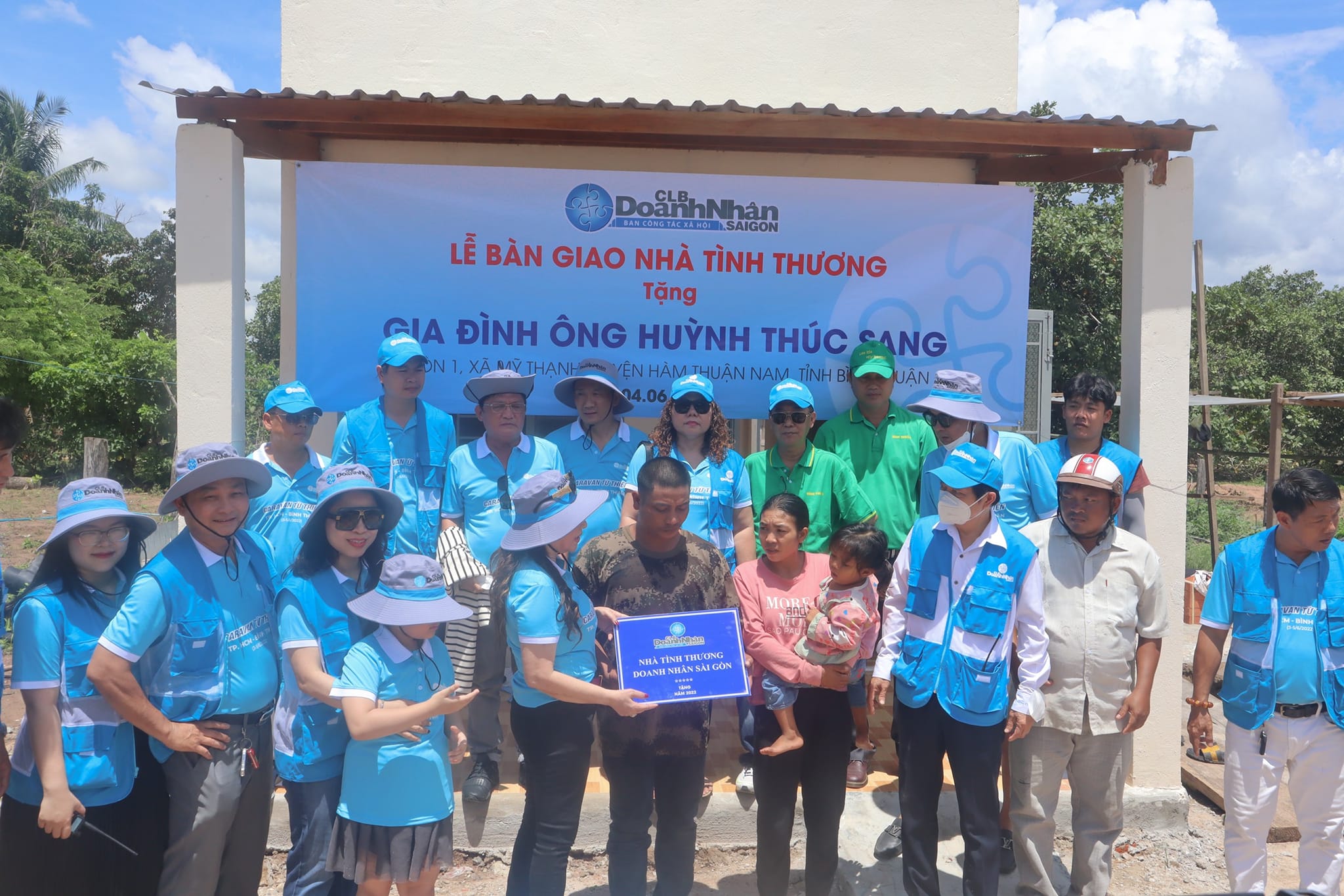 CLB DNSG trao nhà cho bà con nghèo ở Bình Thuận